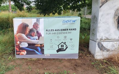 GGEW - Stromkasten mit Silly Coat Husse